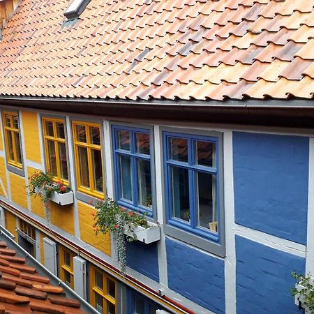 Fachwerkhotel - Ferienhaeuser Vorhof Zur Hoelle Quedlinburg Exterior foto