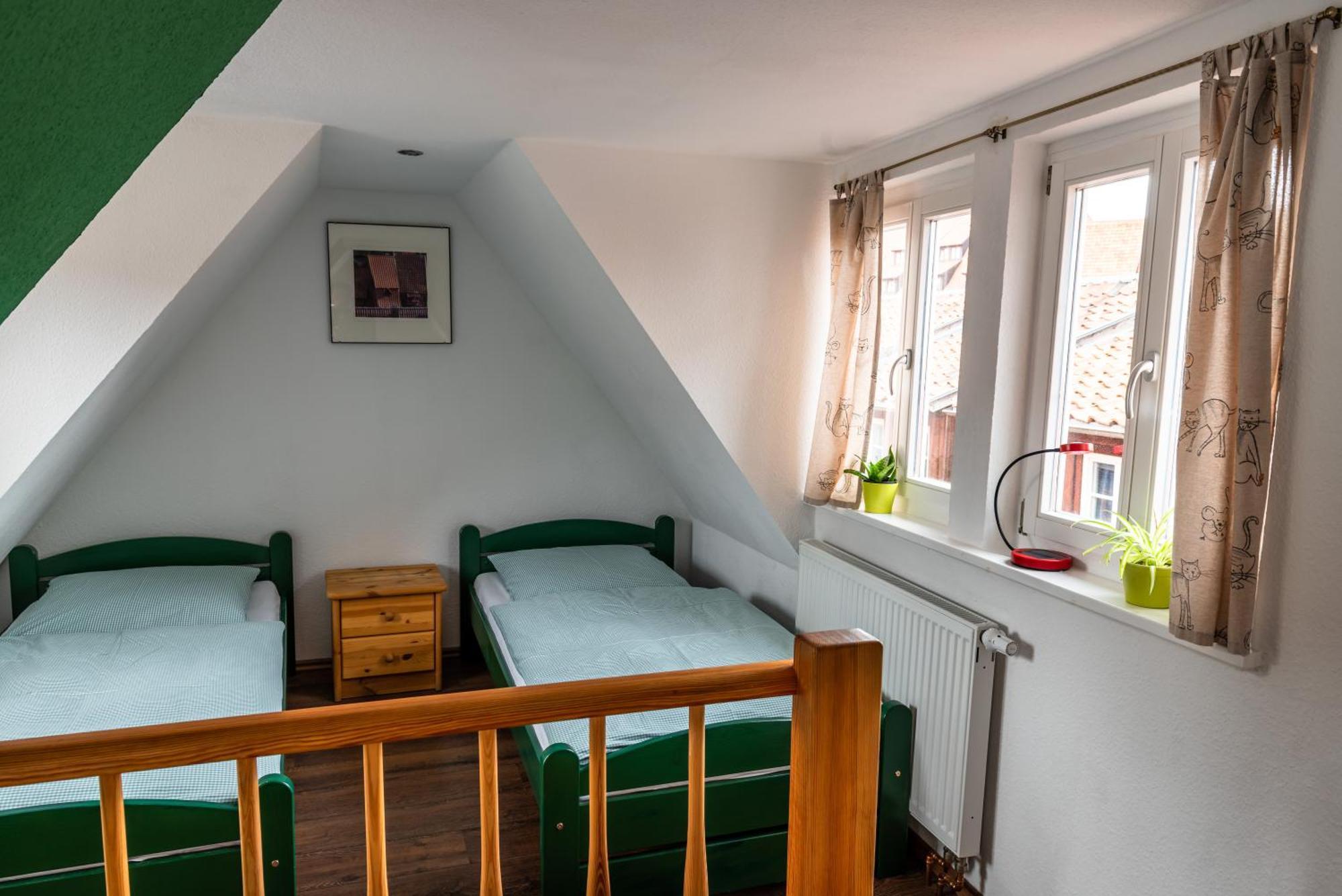 Fachwerkhotel - Ferienhaeuser Vorhof Zur Hoelle Quedlinburg Exterior foto